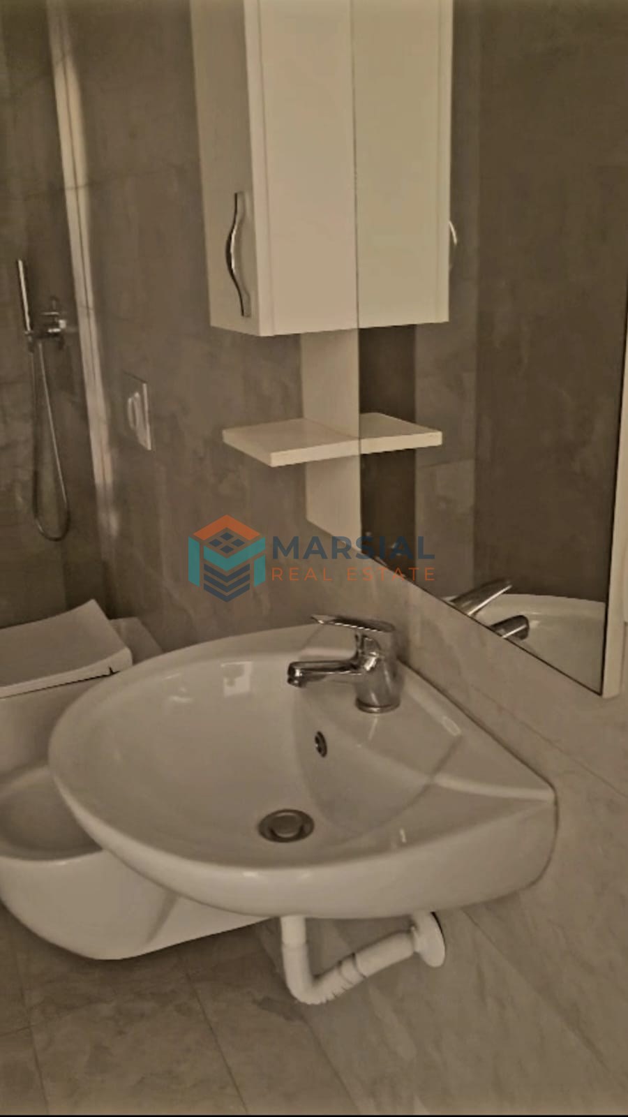 Garsoniere / studio me qira, ish-fusha e aviacionit, Tiranë | marsial