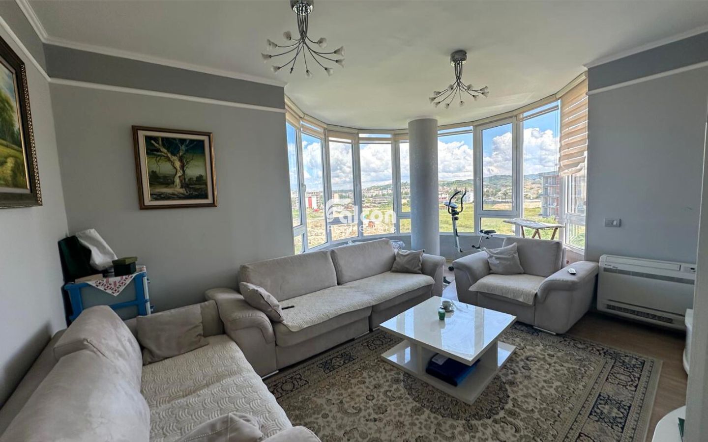 Apartament ne shitje- Mali i Robit!!