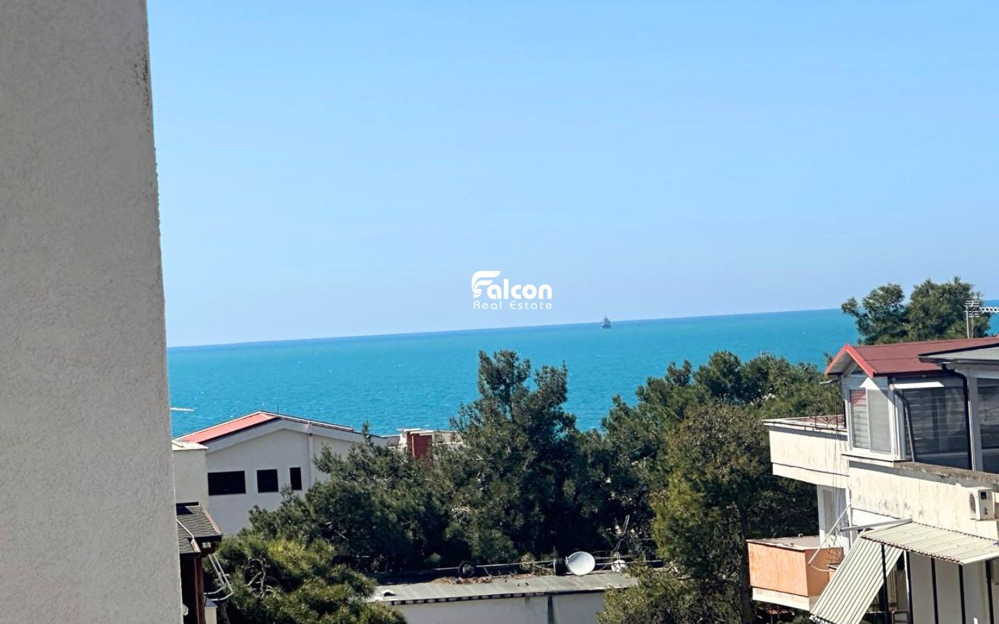 Shitet apartament–hotel – Rrota e kuqe, plazh (Durrës)