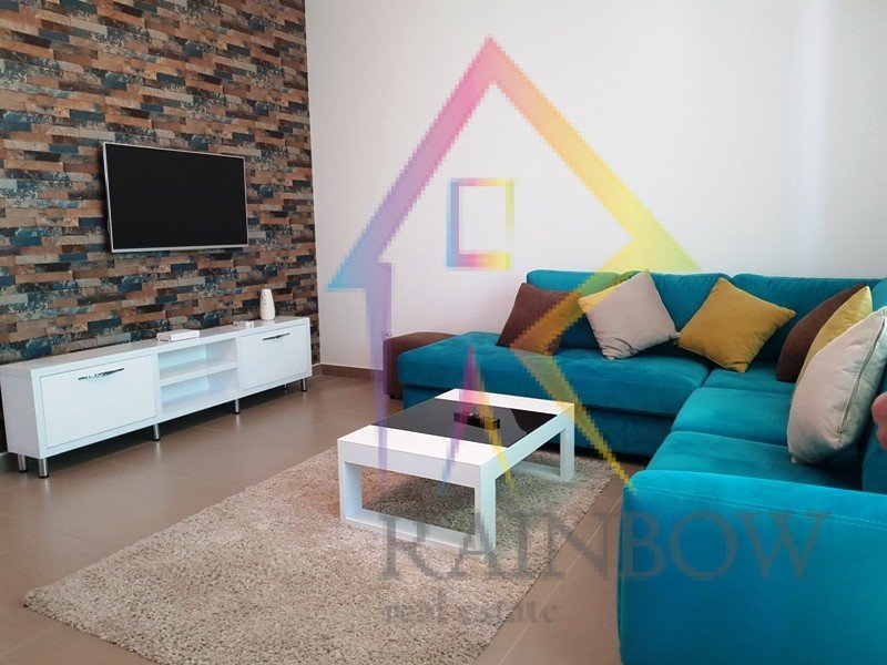 Apartamento en alquiler en un edificio prestigioso — Rainbow - real estate albania