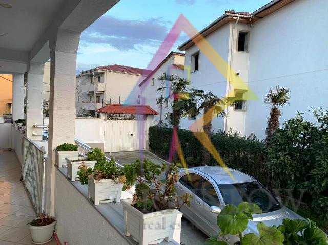 Shitet shtepi private ne Sauk — Rainbow - real estate albania