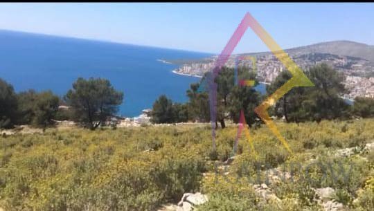 Grundstück zum verkauf in sarande mit flachem gelände, umgeben von kiefern. Grundstück