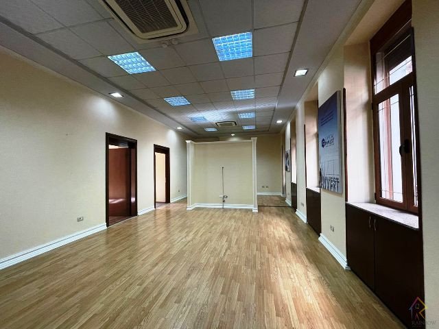 Schönes büro zur miete in ishbllok