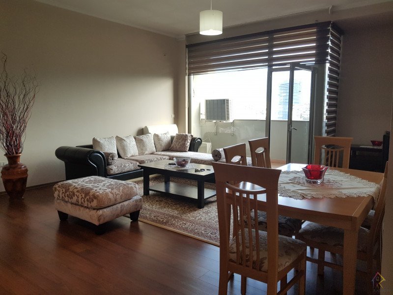 Appartamento in affitto con una bella vista di Tirana — Rainbow - real estate albania