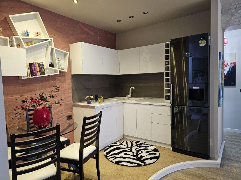 Wohnung zum verkauf in laprake in der nähe der hauptstraße — Rainbow - real estate albania