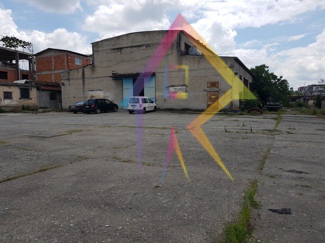 Ambiente commerciale, magazzino con cortile in affitto — Rainbow - real estate albania