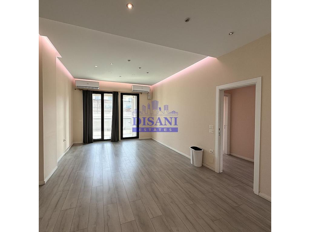 Shitet apartament 2+1+2 tek kompleksi square 21!