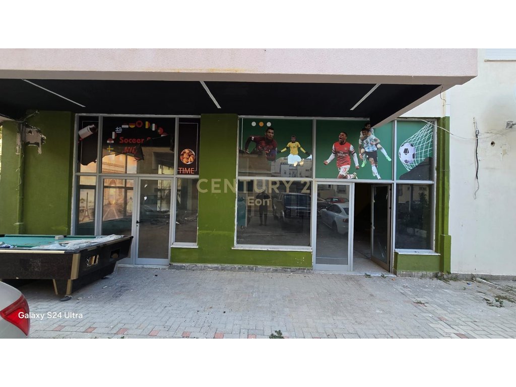 Espacio comercial de 170 m² en alquiler en Durrës! (7)