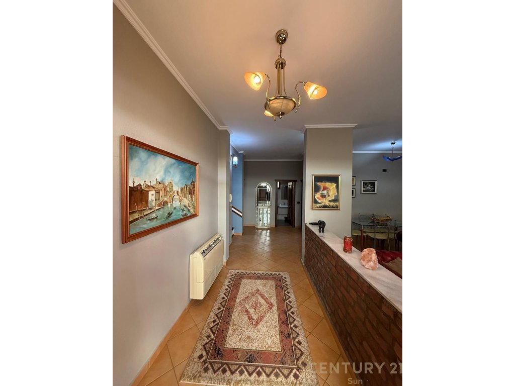 Villa 4+2 à venda em don bosco, Tirana - €500.000 | 408 m²