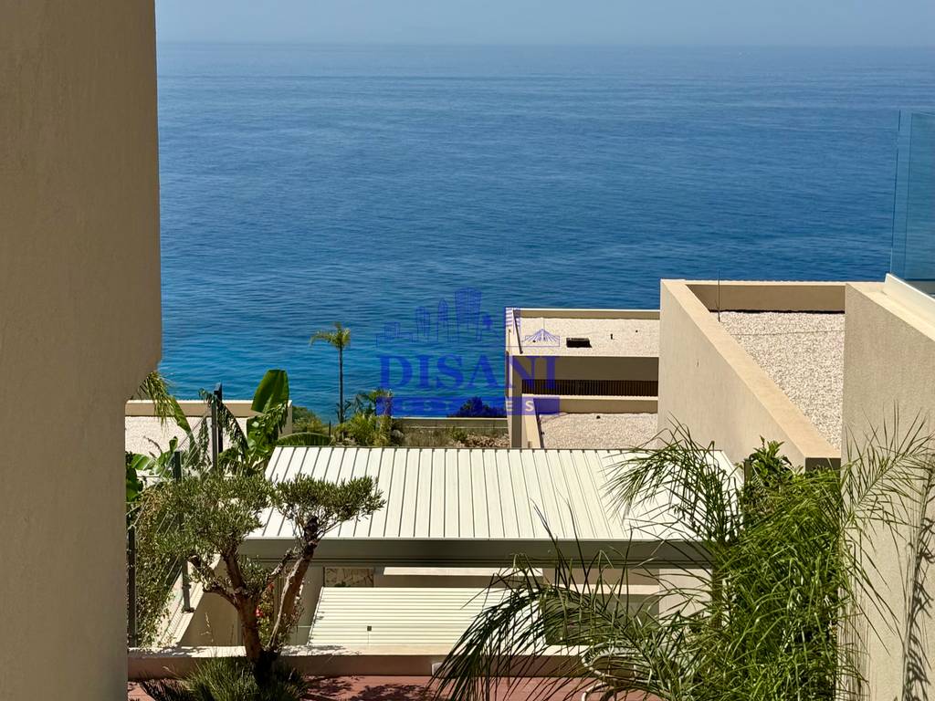 Vila dhe apartamente per shitje ne san nicolas,palase!