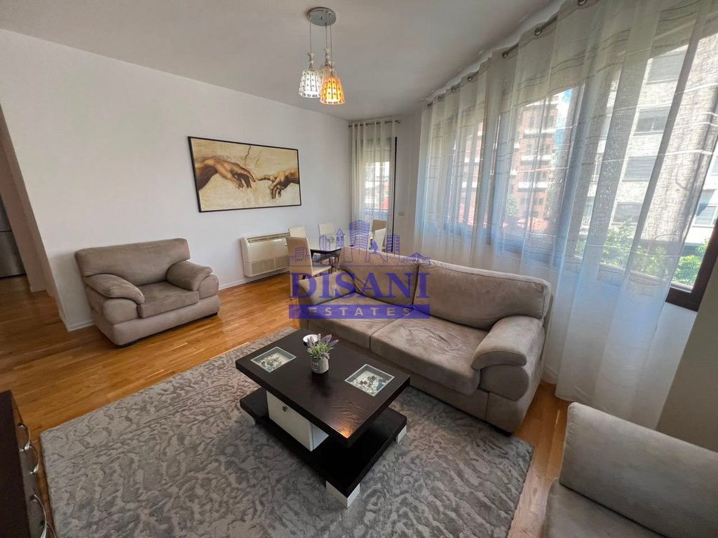 Vila dhe apartamente per shitje ne san nicolas,palase!