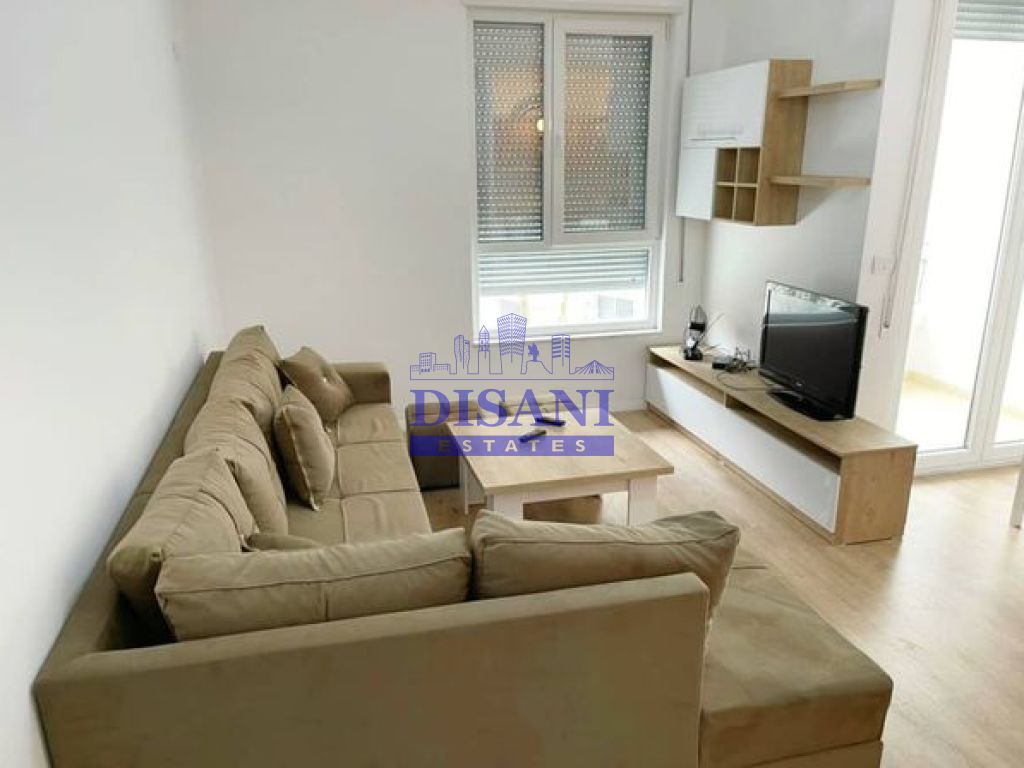 Apartament 2+1+post parkimi per qira ne brryl!