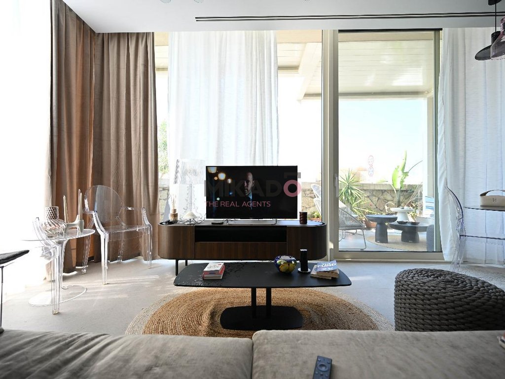 Shitet apartament luksoz 2+1 me 1 post parkimi në green coast, palasë