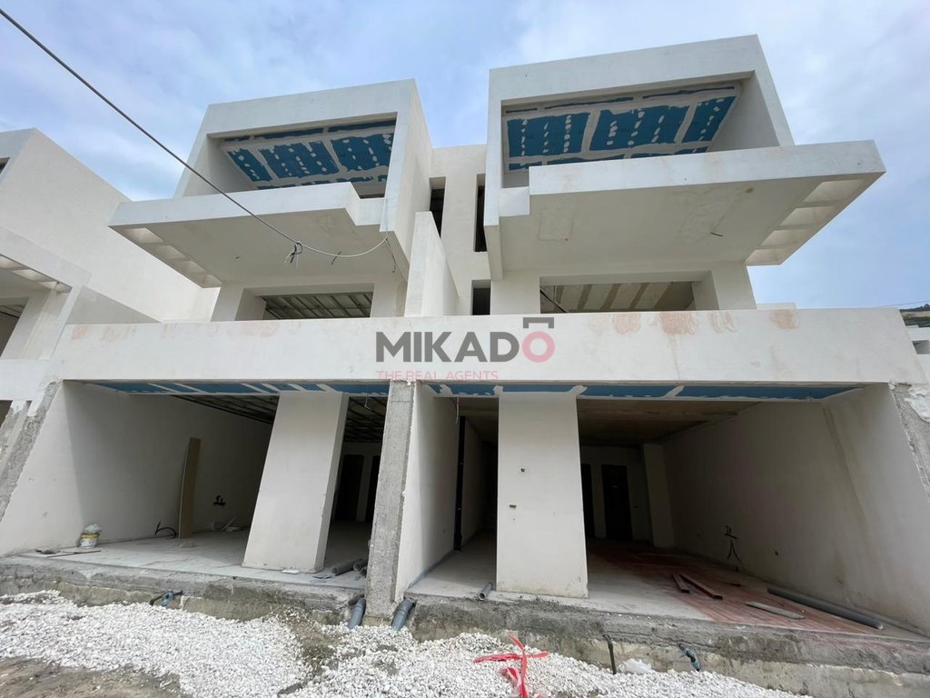 House for sale near uji i ftohtë, vlore!