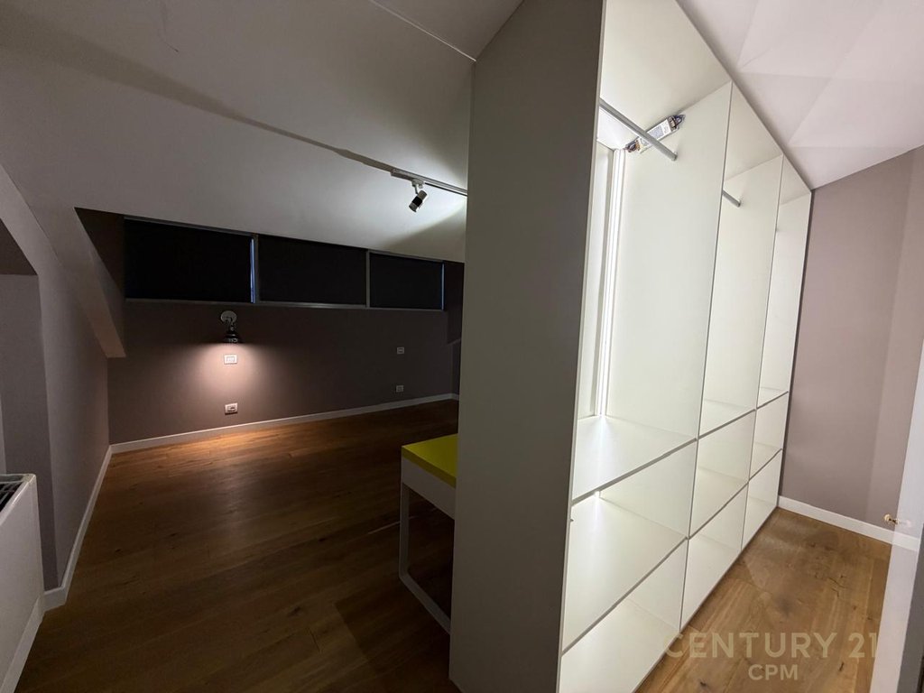 Aluguel de super duplex na residência kodra e diellit