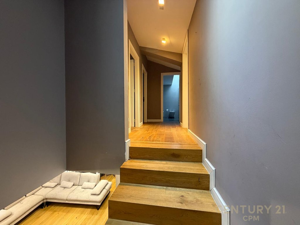 Aluguel de super duplex na residência kodra e diellit