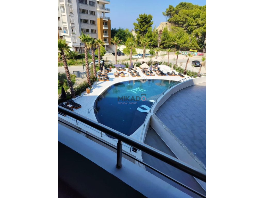 Appartement à vendre 2+1+2 avec véranda à white hill, currila durres!