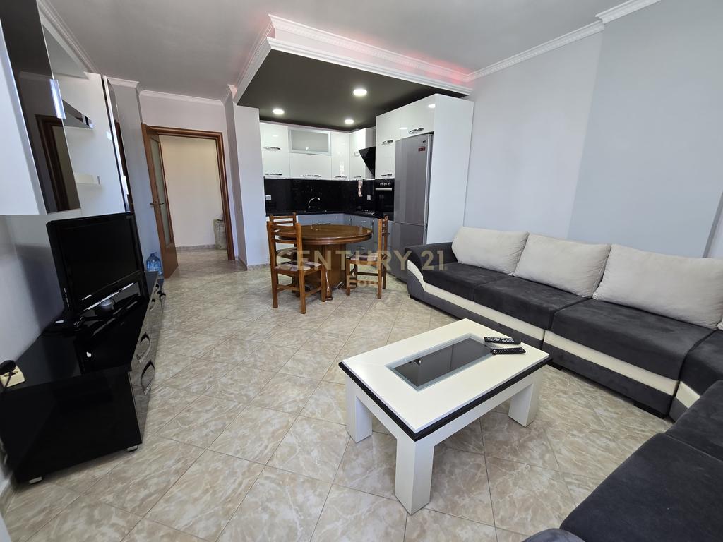 Appartamento in affitto 2+1+2 a Durrës!