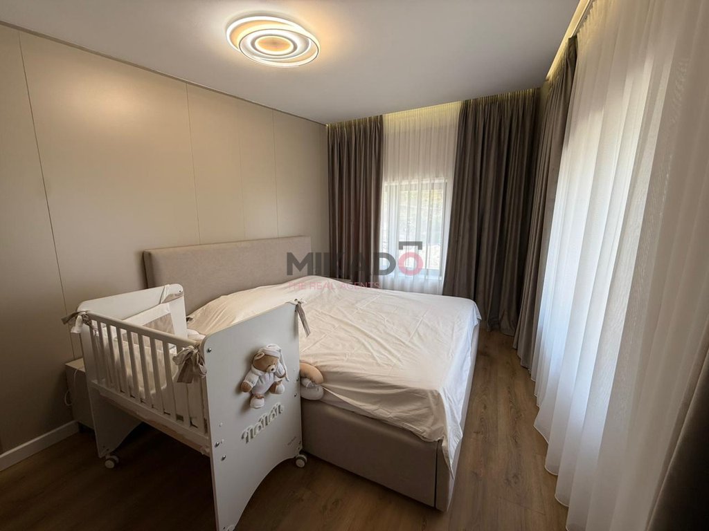 Apartamento para alugar 2+1+3 perto de kodra e diellit!