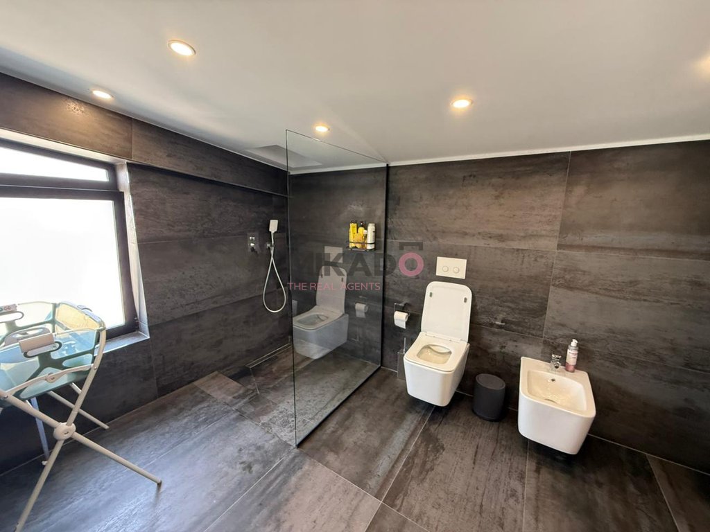Apartamento para alugar 2+1+3 perto de kodra e diellit!