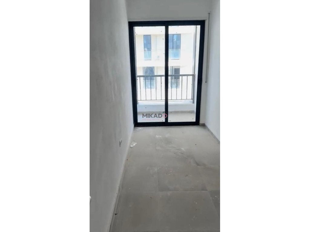 Apartamento à venda 2+1+2 na rua de Durrës, perto do hotel colosseo!