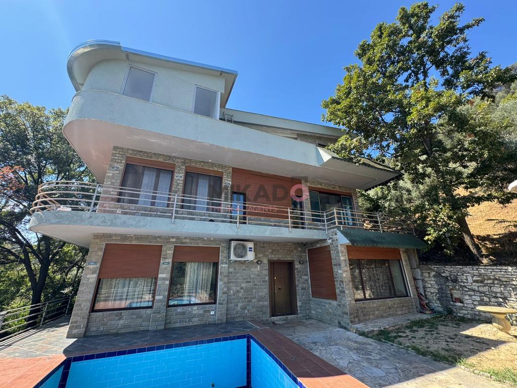 Villa mit pool in vore zu verkaufen!