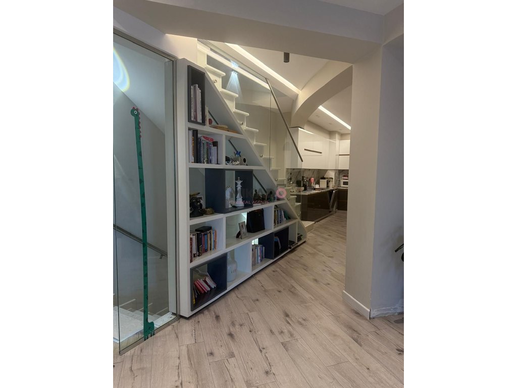 Zum verkauf: Super triplex in der nähe von kodra e diellit! (3)