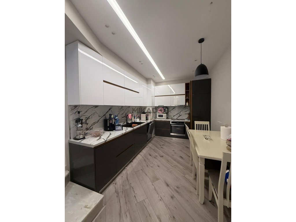 Zum verkauf: Super triplex in der nähe von kodra e diellit! (5)