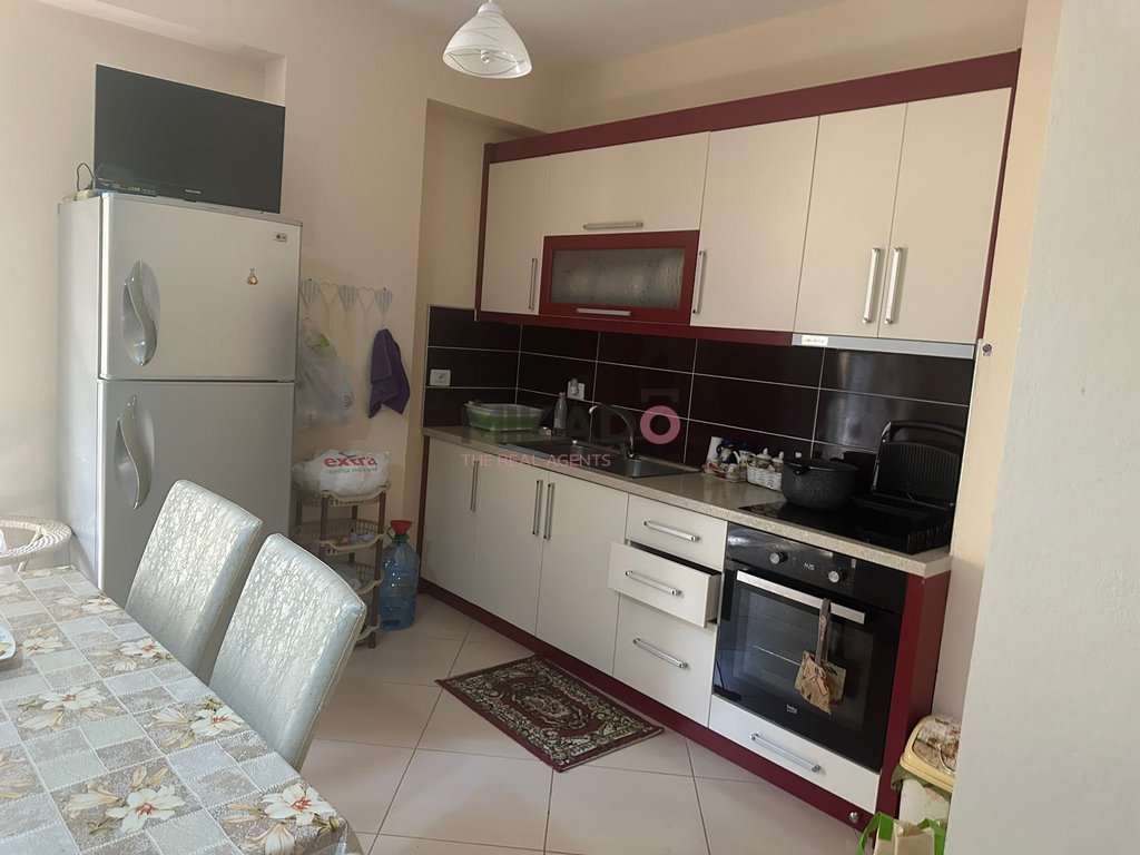 Apartment 1+1 zum verkauf am shkembi i kavajes! (3)