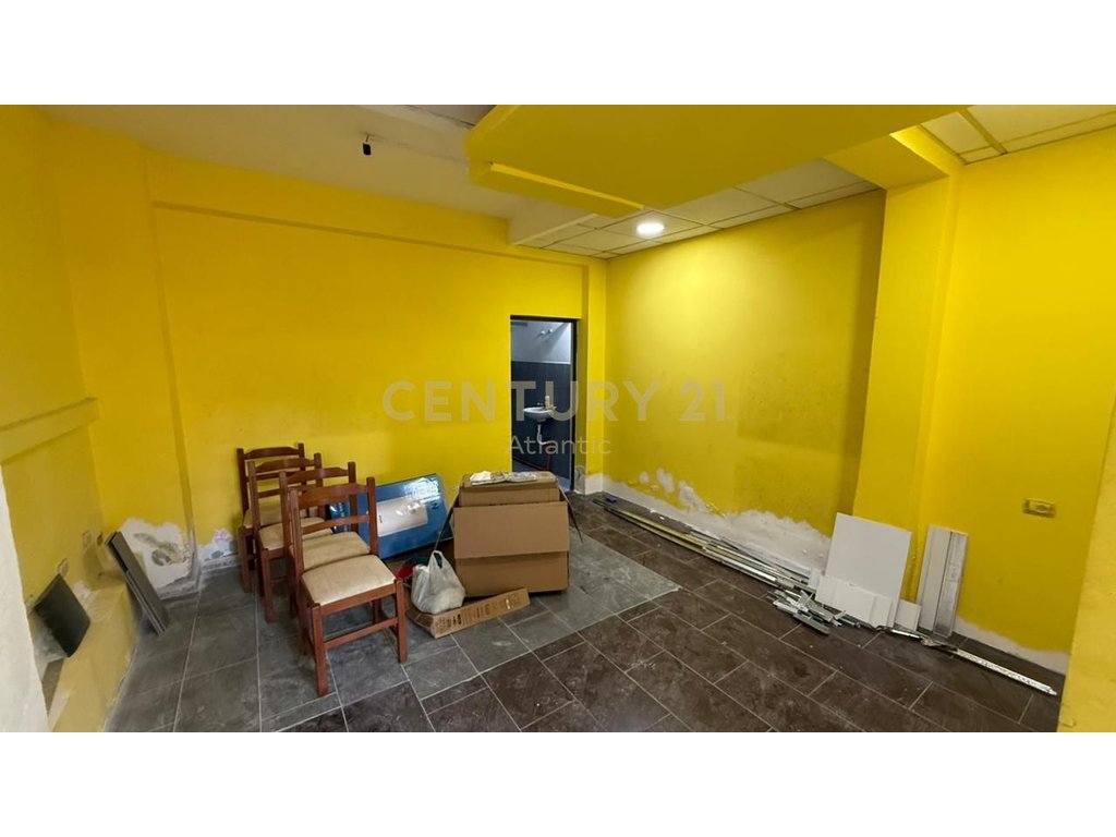 Espace multifonctionnel à louer à shkozet, Durrës!