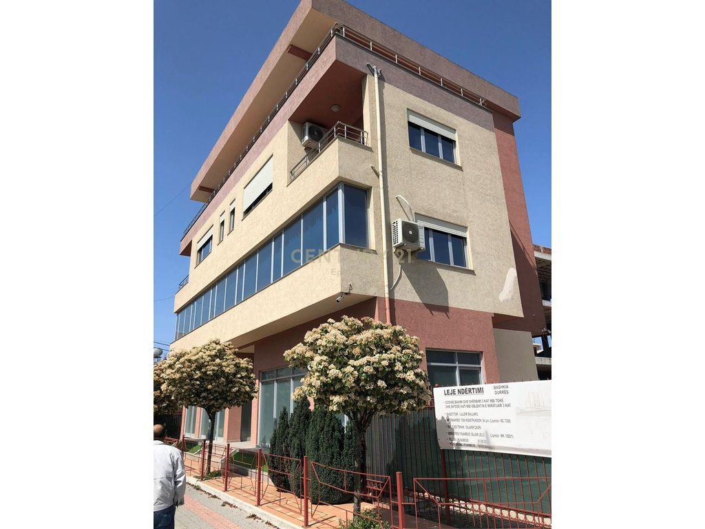 Espace multifonctionnel à louer à shkozet, Durrës!