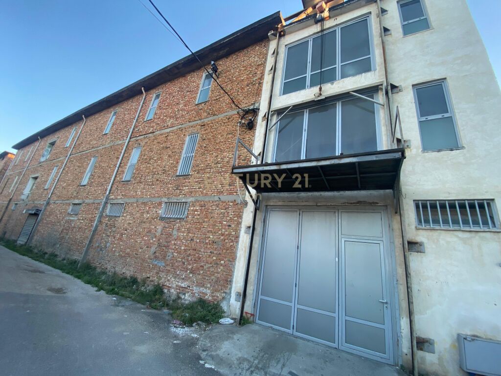 Espace multifonctionnel à louer à shkozet, Durrës!