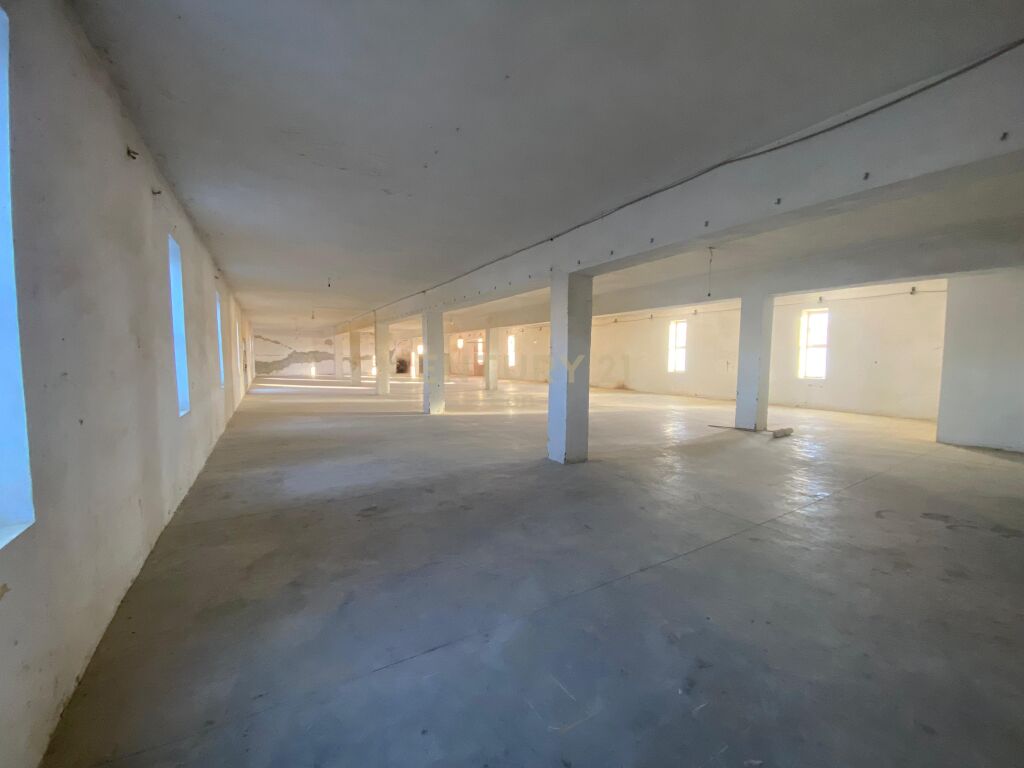 Espace multifonctionnel à louer à shkozet, Durrës!