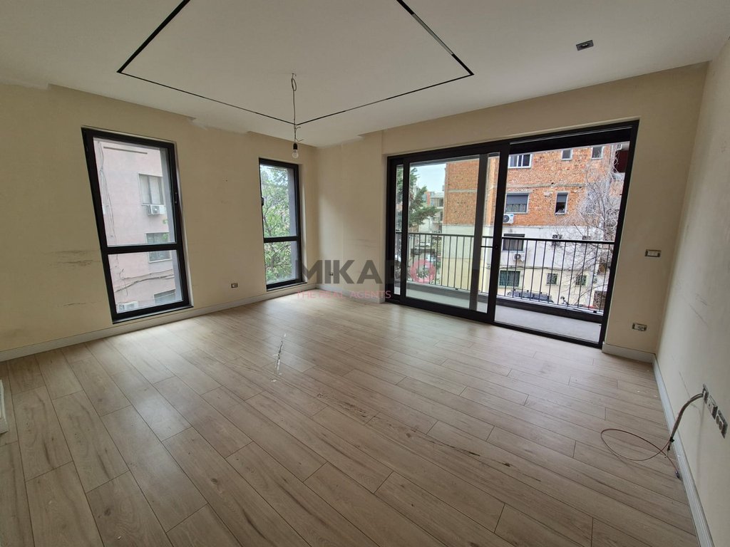 Shitet apartament 2+1+2 tek atsh-ja!