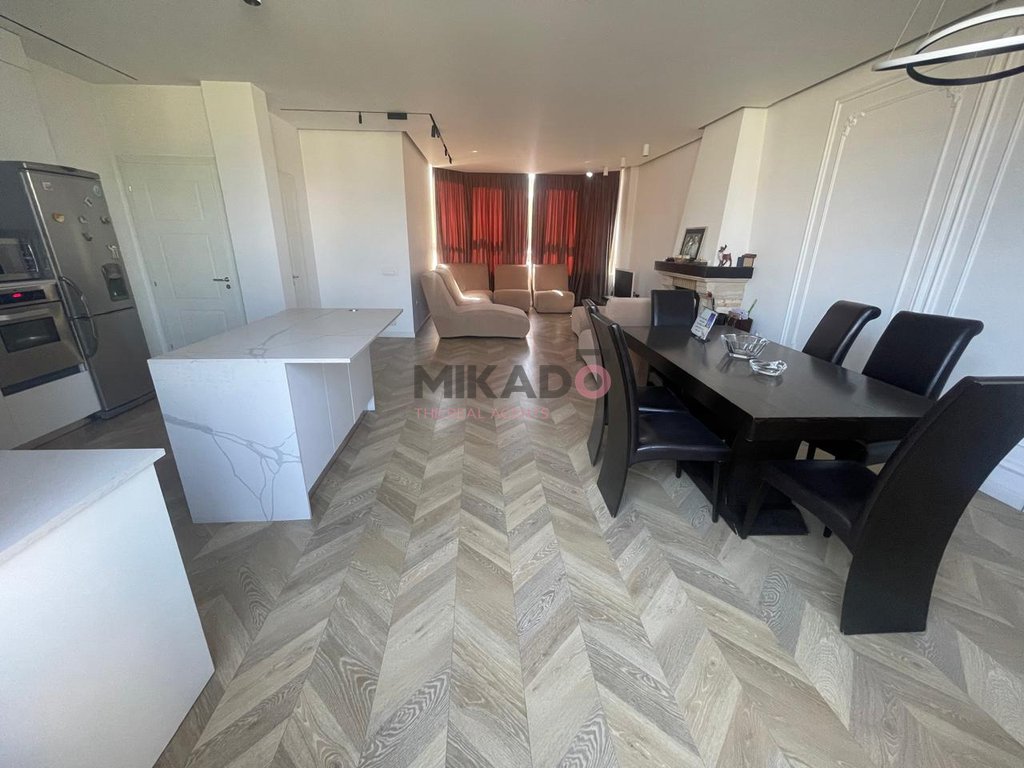 Villa en venta en koder kamez! (2)
