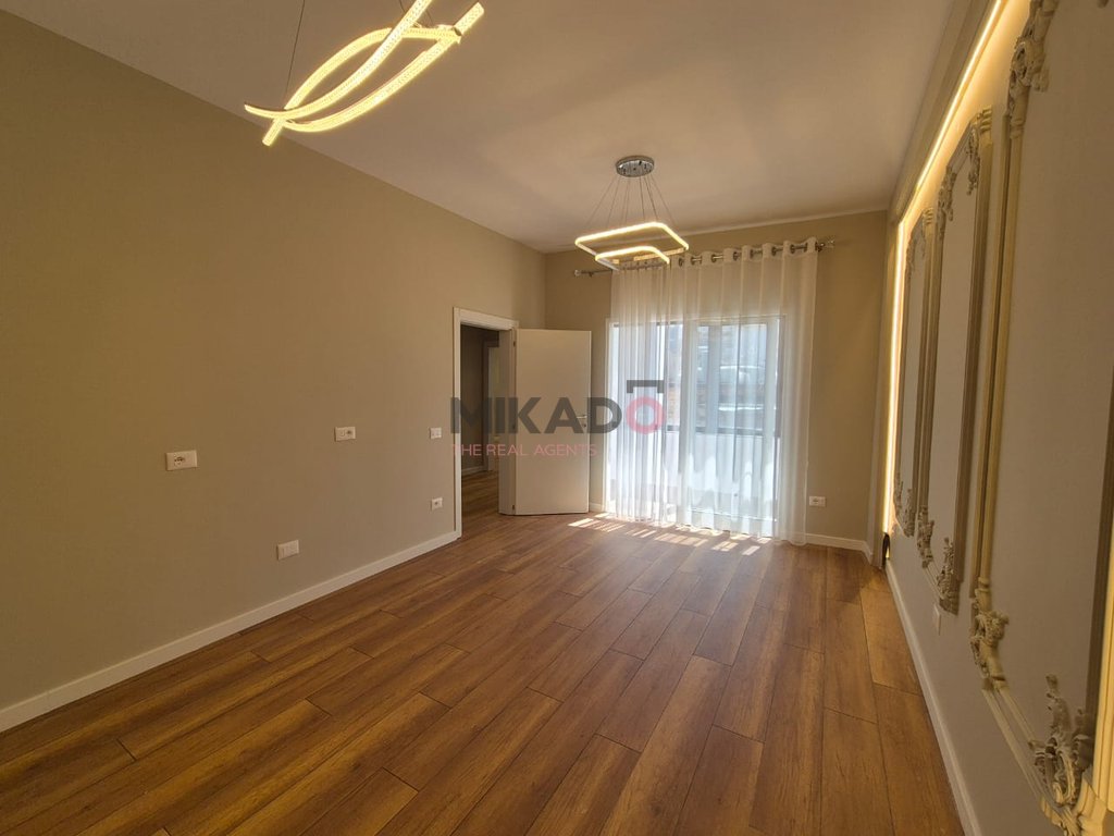 Appartement à vendre 1+1 près de 21 dhjetori !