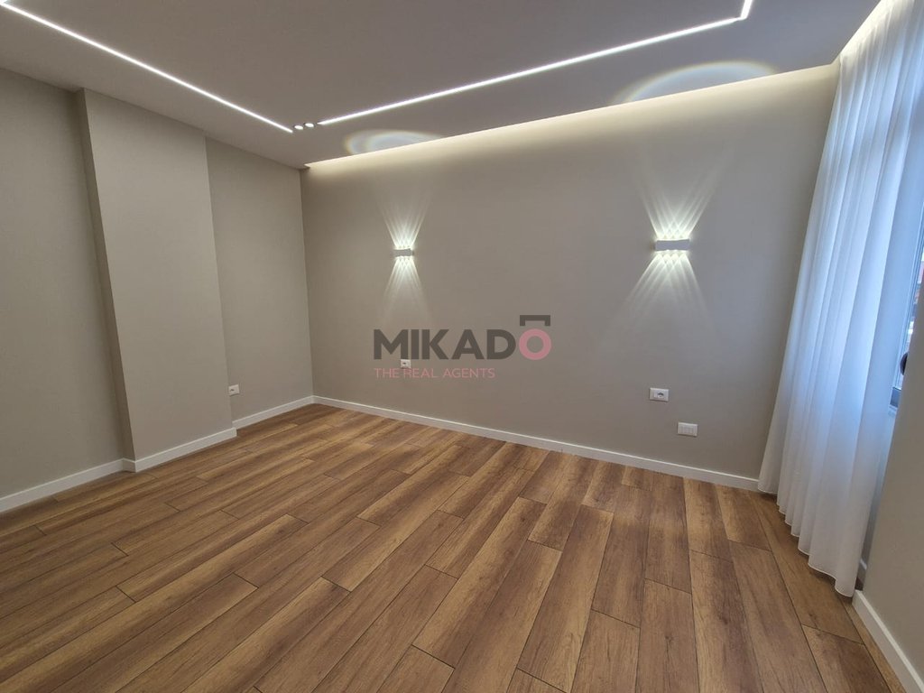 Appartement à vendre 1+1 près de 21 dhjetori !