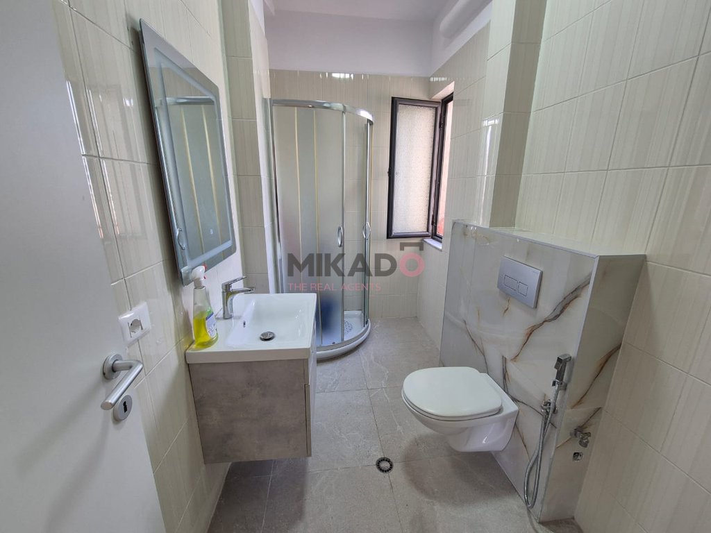 Appartement à vendre 1+1 près de 21 dhjetori !