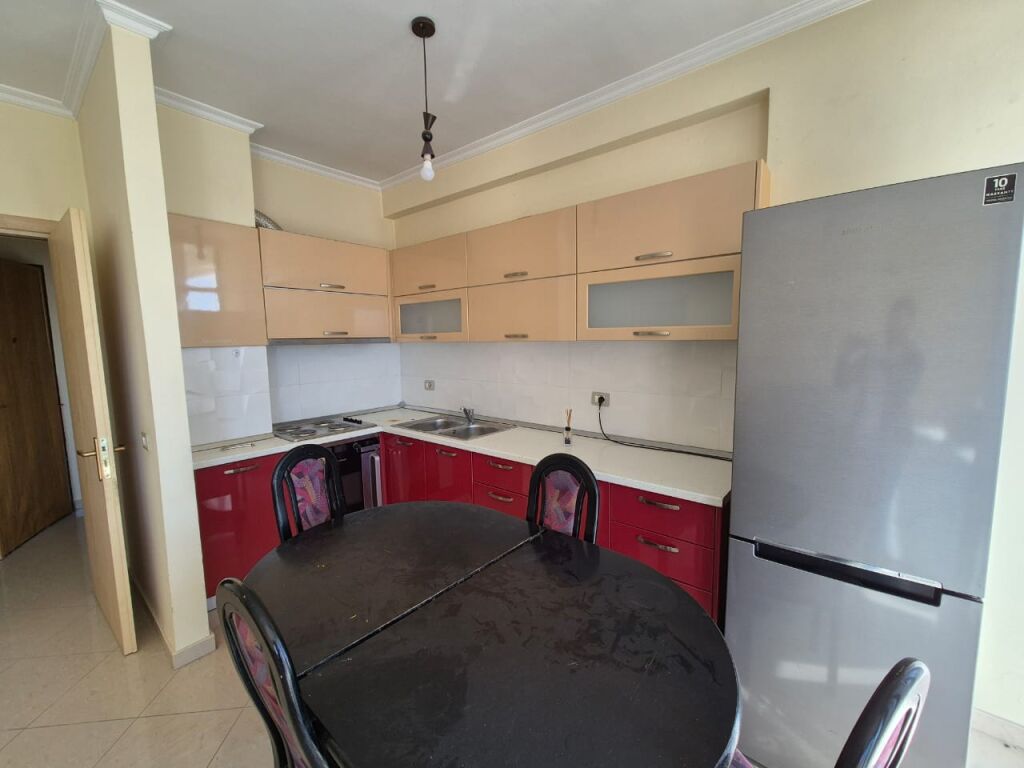 Shitet apartament 2+1+2 ne fresk!