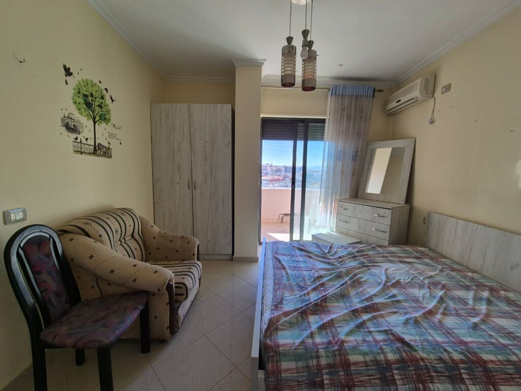 Shitet apartament 2+1+2 ne fresk!