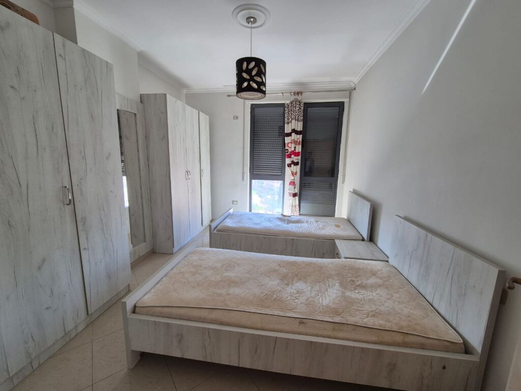 Shitet apartament 2+1+2 ne fresk!