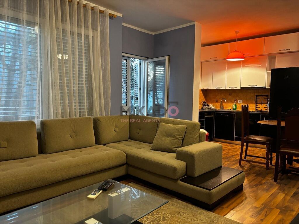 Shitet penthouse ne qerret! (5)