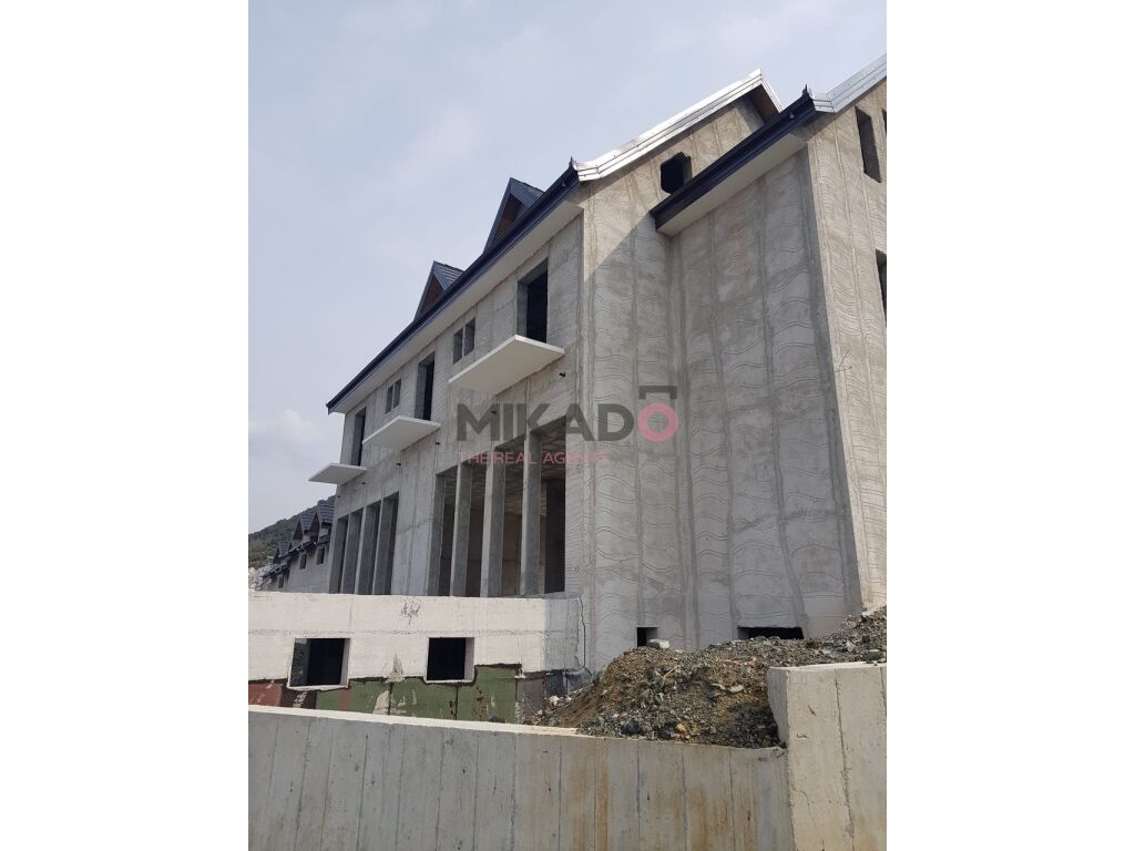 Casa turística en venta en el pueblo turístico, gjinar, en Elbasan! (5)