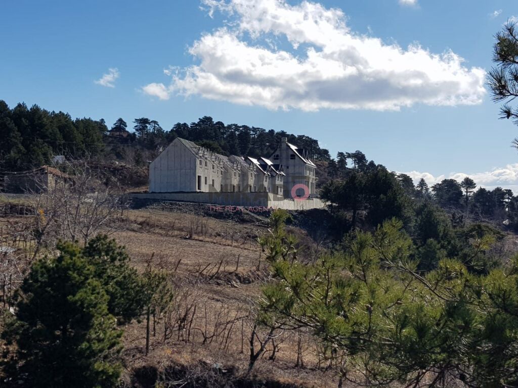Casa turística en venta en el pueblo turístico, gjinar, en Elbasan! (8)
