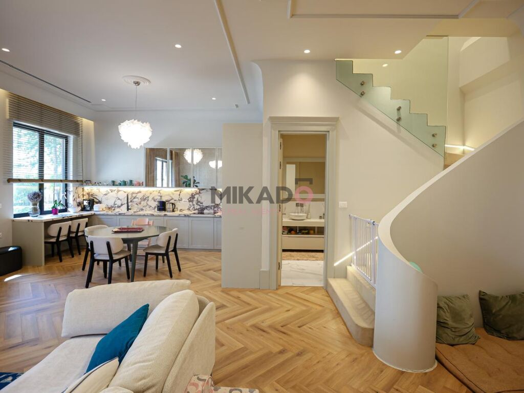 Duplex in vendita in forma di villa vicino all'estensione di kodra e diellit!