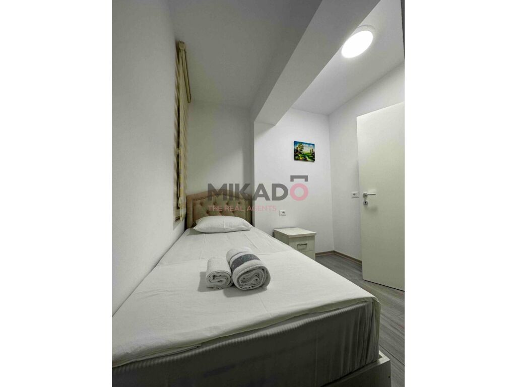 ¡en alquiler 3 apartamentos para airbnb en el bloque!
