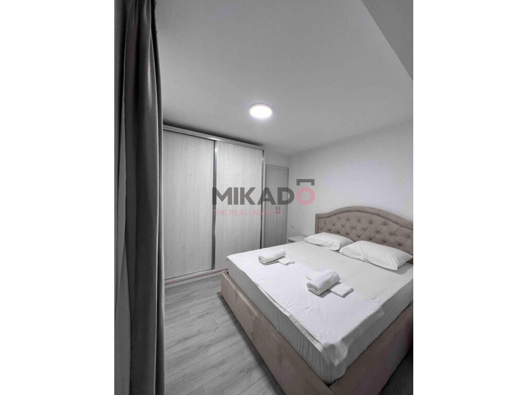 ¡en alquiler 3 apartamentos para airbnb en el bloque!