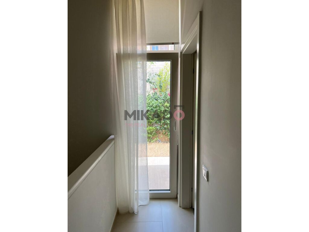 Vila gêmea pequena à venda na green coast!