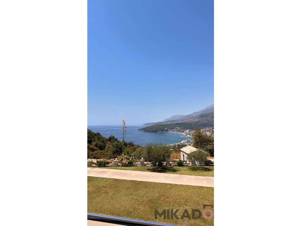 Shitet vile ne himare!
