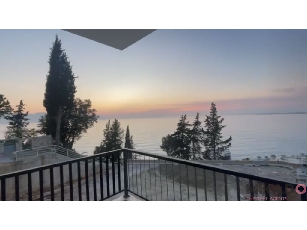 Piso en venta 3+1 en el barrio uji i ftohte, vlore! (2)